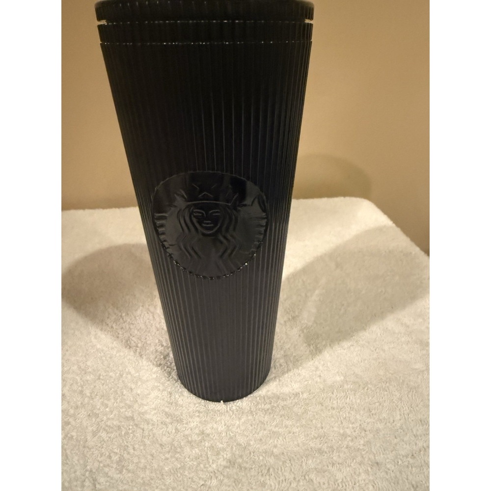 Starbucks Black Ribbed Plastic Tumbler 24 fl oz 710 ml One-Piece NWOT No Straw